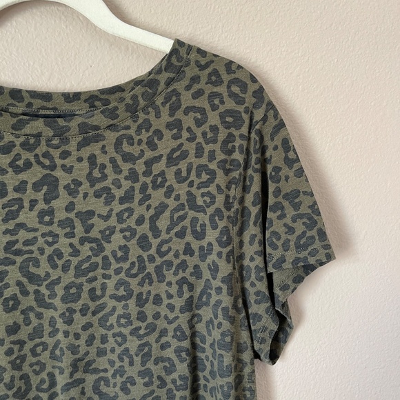 Sanctuary Green and Black Cheetah Print Short Sleeve Crew Neck Tee Shirt - Picture 2 of 9